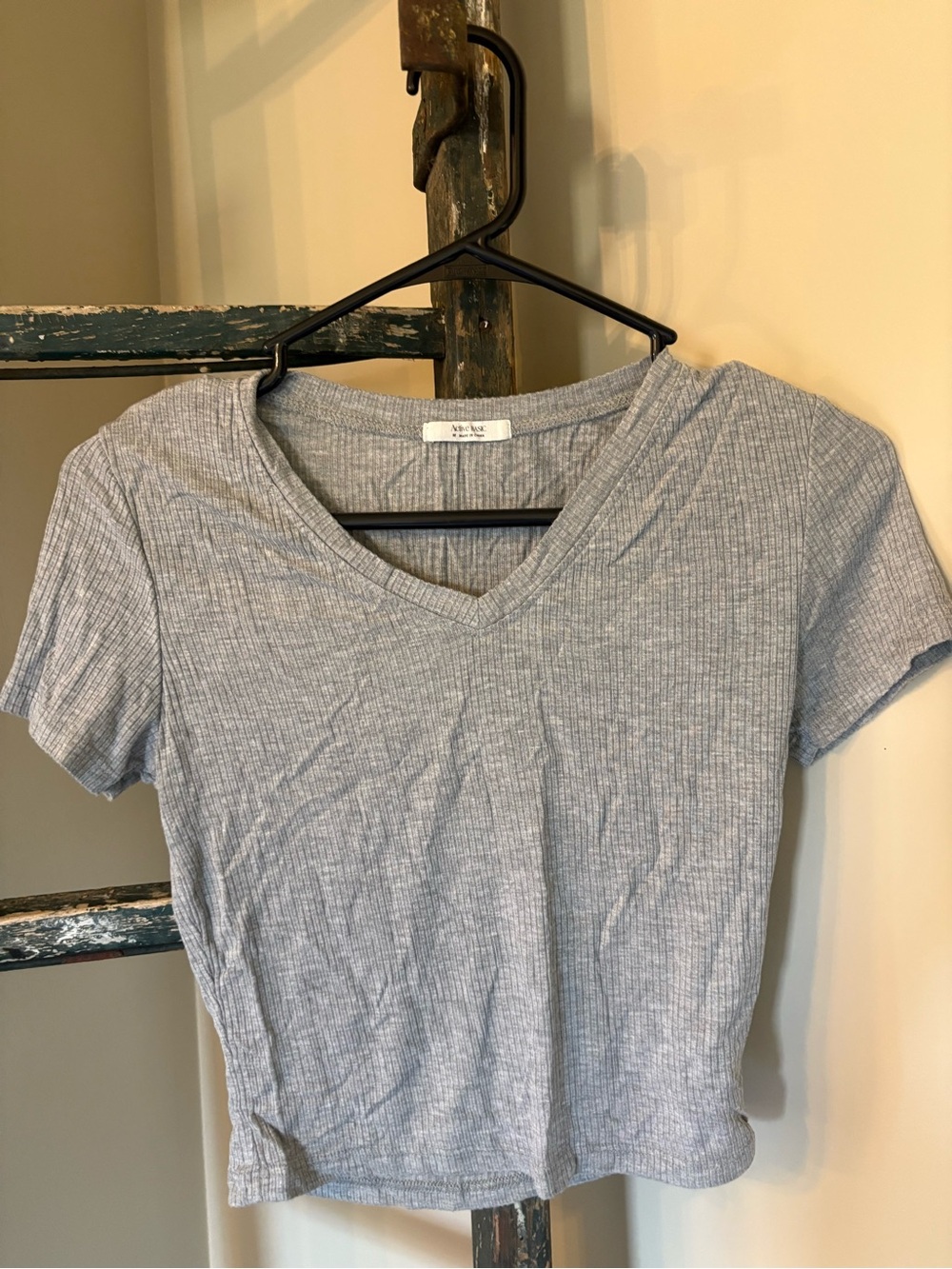 Active Basic Heather Gray Ribbed V-Neck Short Sleeve Tee
